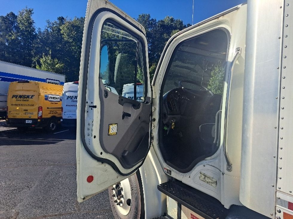 Medium Duty Box Truck-Light and Medium Duty Trucks-Freightliner-2018-M2-Lithia Springs-GA-267,466\n\t\tmiles-$ 39,250 - Image 16