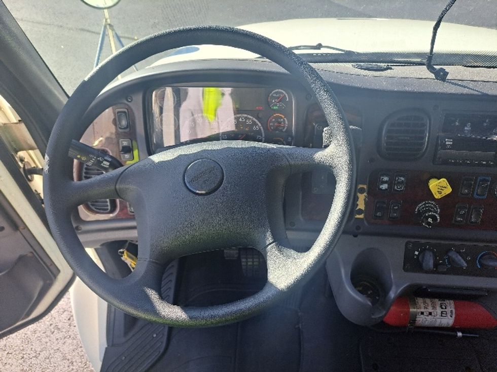 Medium Duty Box Truck-Light and Medium Duty Trucks-Freightliner-2018-M2-Lithia Springs-GA-267,466\n\t\tmiles-$ 39,250 - Image 18