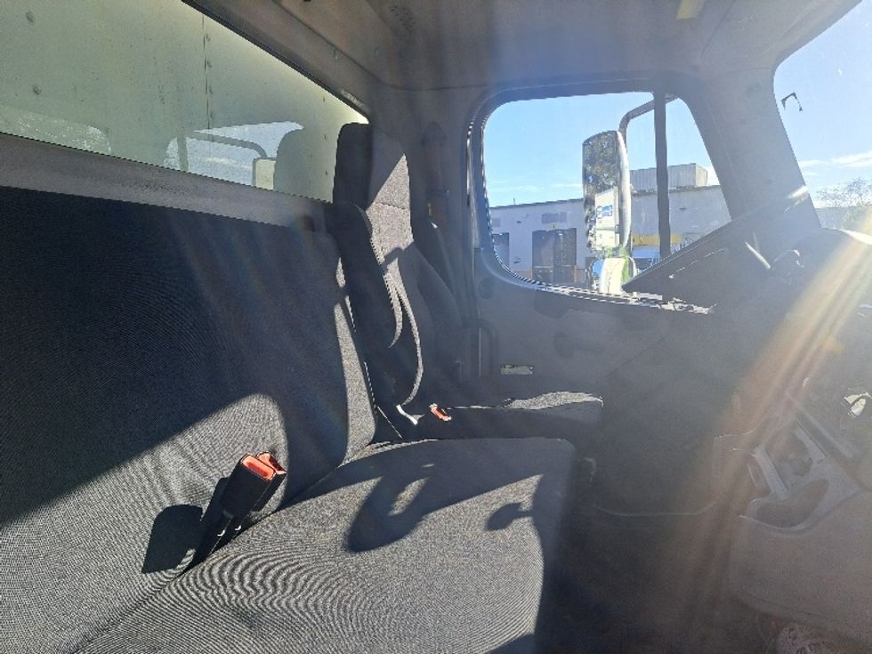 Medium Duty Box Truck-Light and Medium Duty Trucks-Freightliner-2018-M2-Lithia Springs-GA-267,466\n\t\tmiles-$ 39,250 - Image 22