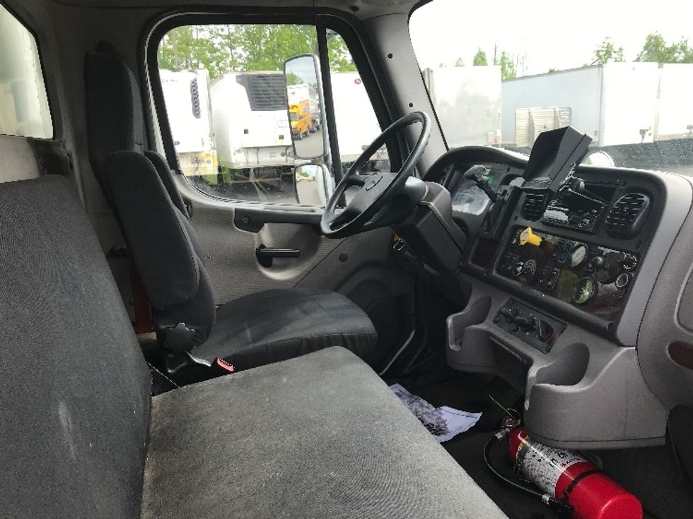 Medium Duty Box Truck-Light and Medium Duty Trucks-Freightliner-2018-M2-Liverpool-NY-249,703\n\t\tmiles-$ 30,750 - Image 22