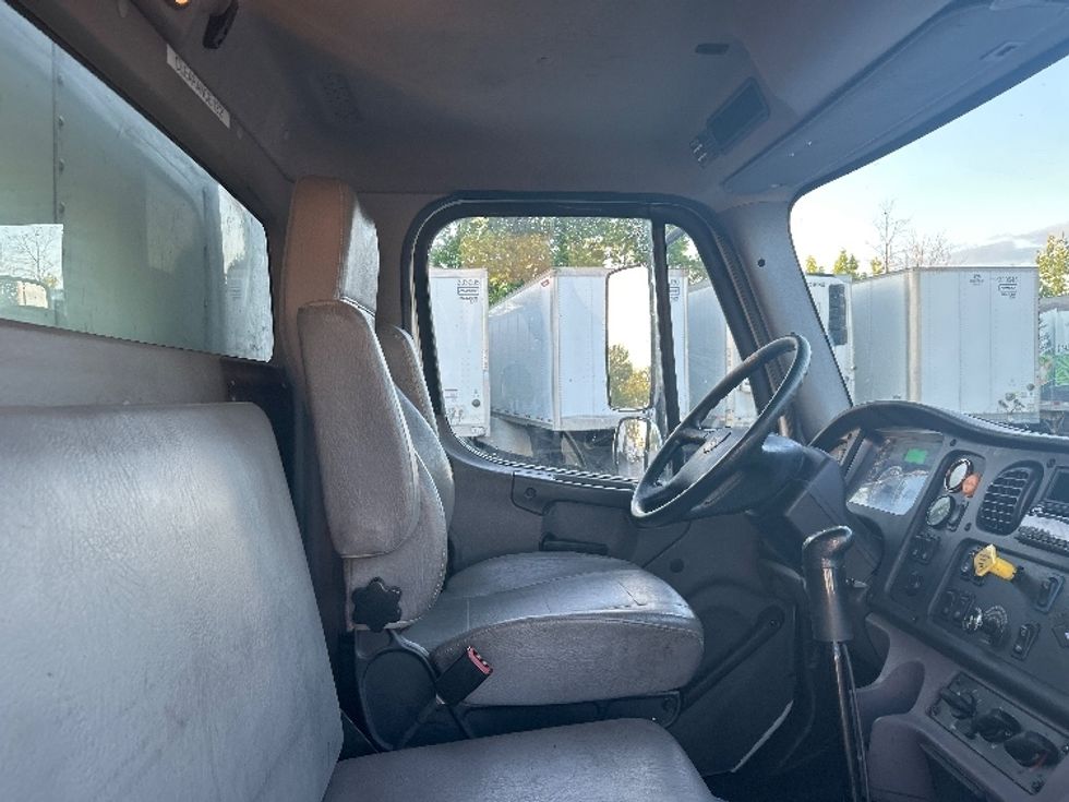 Medium Duty Box Truck-Light and Medium Duty Trucks-Freightliner-2018-M2-Liverpool-NY-325,139\n\t\tmiles-$ 28,500 - Image 22