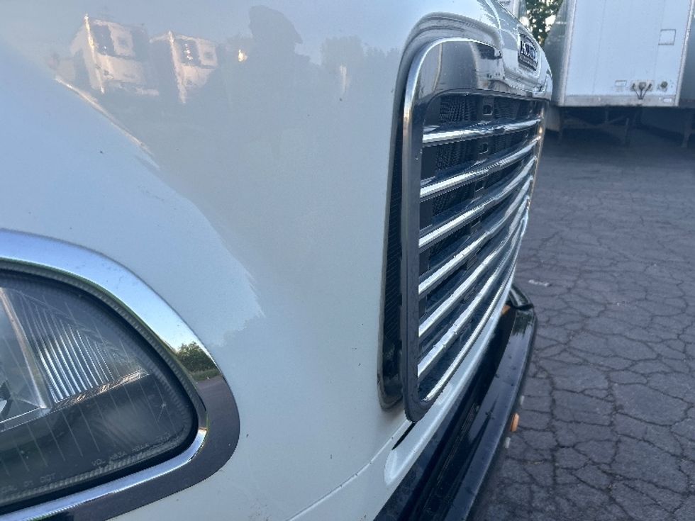 Medium Duty Box Truck-Light and Medium Duty Trucks-Freightliner-2018-M2-Liverpool-NY-325,139\n\t\tmiles-$ 28,500 - Image 28