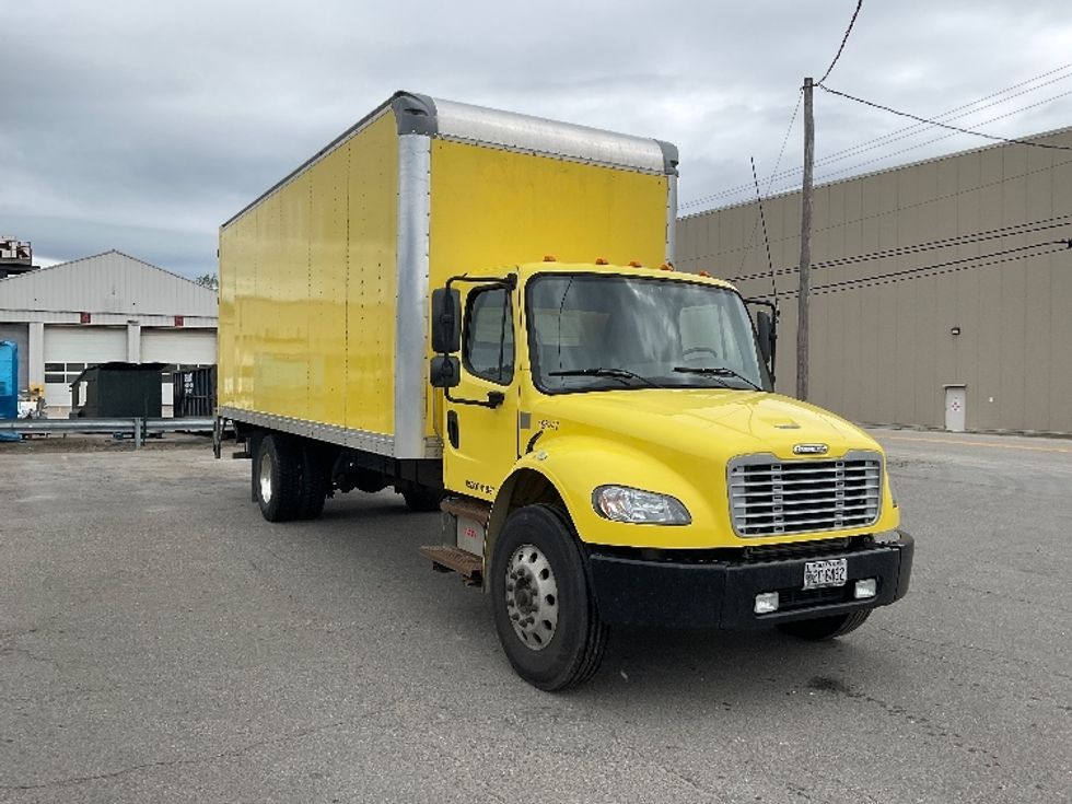 Medium Duty Box Truck-Light and Medium Duty Trucks-Freightliner-2018-M2-Londonderry-NH-268,318\n\t\tmiles-$ 27,500 - Image 1