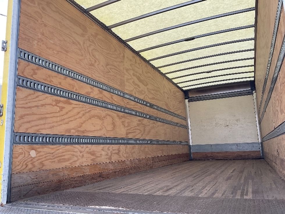 Medium Duty Box Truck-Light and Medium Duty Trucks-Freightliner-2018-M2-Londonderry-NH-268,318\n\t\tmiles-$ 27,500 - Image 11