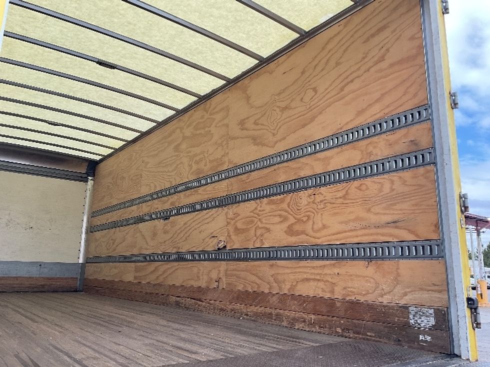 Medium Duty Box Truck-Light and Medium Duty Trucks-Freightliner-2018-M2-Londonderry-NH-268,318\n\t\tmiles-$ 27,500 - Image 12