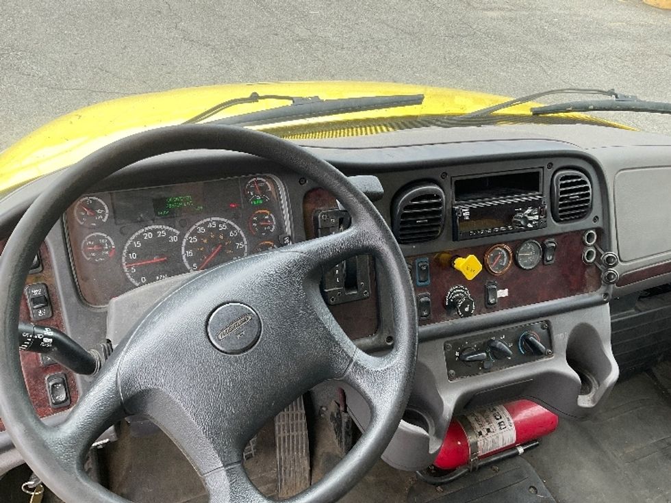 Medium Duty Box Truck-Light and Medium Duty Trucks-Freightliner-2018-M2-Londonderry-NH-268,318\n\t\tmiles-$ 27,500 - Image 19