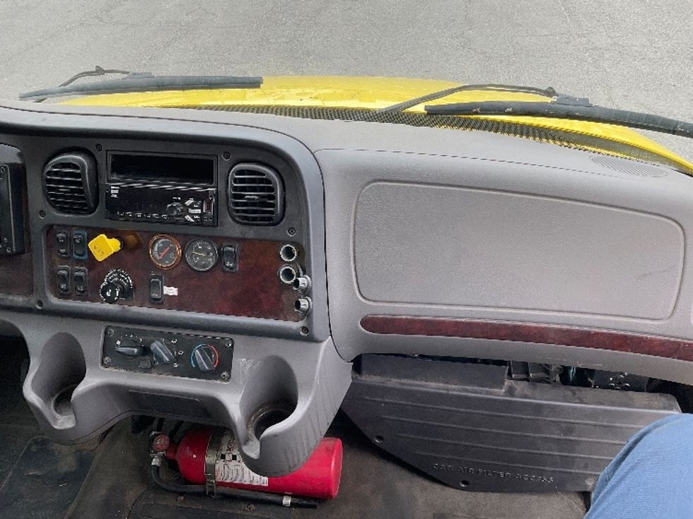 Medium Duty Box Truck-Light and Medium Duty Trucks-Freightliner-2018-M2-Londonderry-NH-268,318\n\t\tmiles-$ 27,500 - Image 21