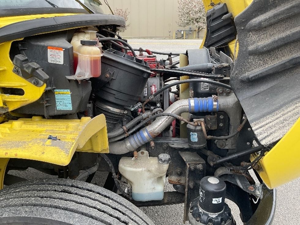 Medium Duty Box Truck-Light and Medium Duty Trucks-Freightliner-2018-M2-Londonderry-NH-268,318\n\t\tmiles-$ 27,500 - Image 23