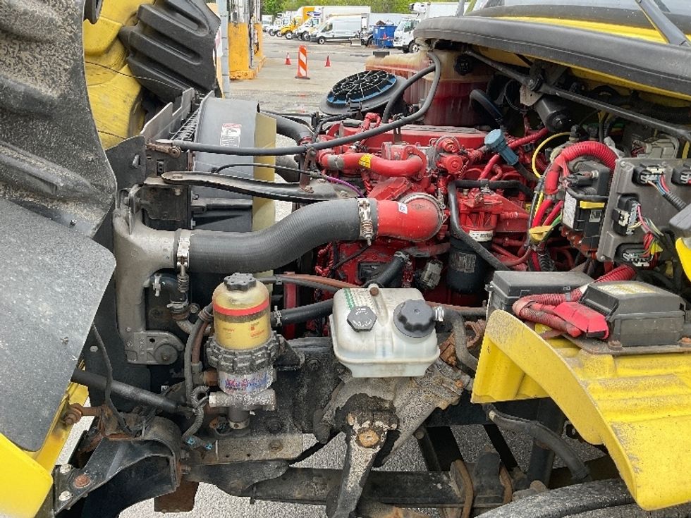 Medium Duty Box Truck-Light and Medium Duty Trucks-Freightliner-2018-M2-Londonderry-NH-268,318\n\t\tmiles-$ 27,500 - Image 24