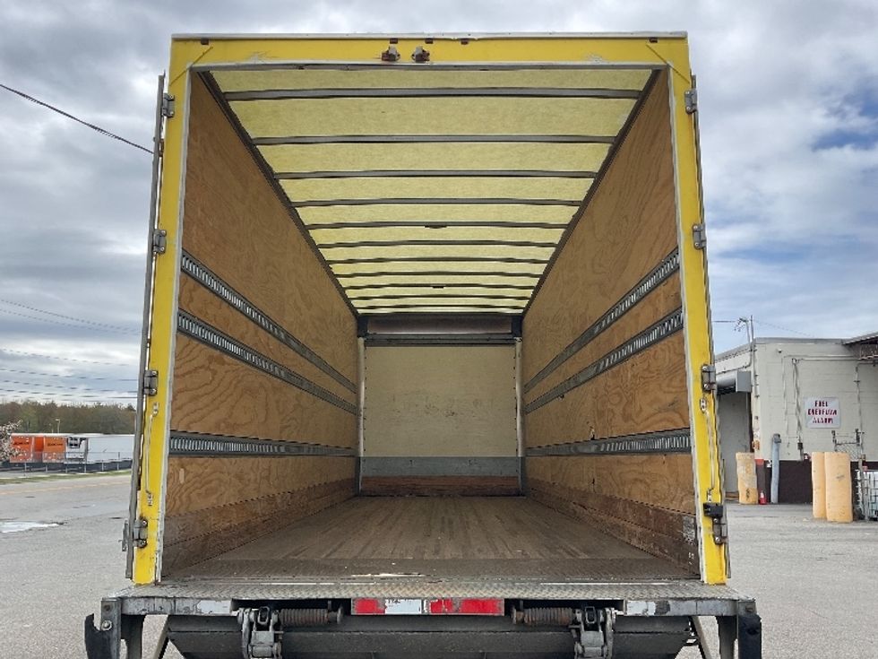 Medium Duty Box Truck-Light and Medium Duty Trucks-Freightliner-2018-M2-Londonderry-NH-268,318\n\t\tmiles-$ 27,500 - Image 9