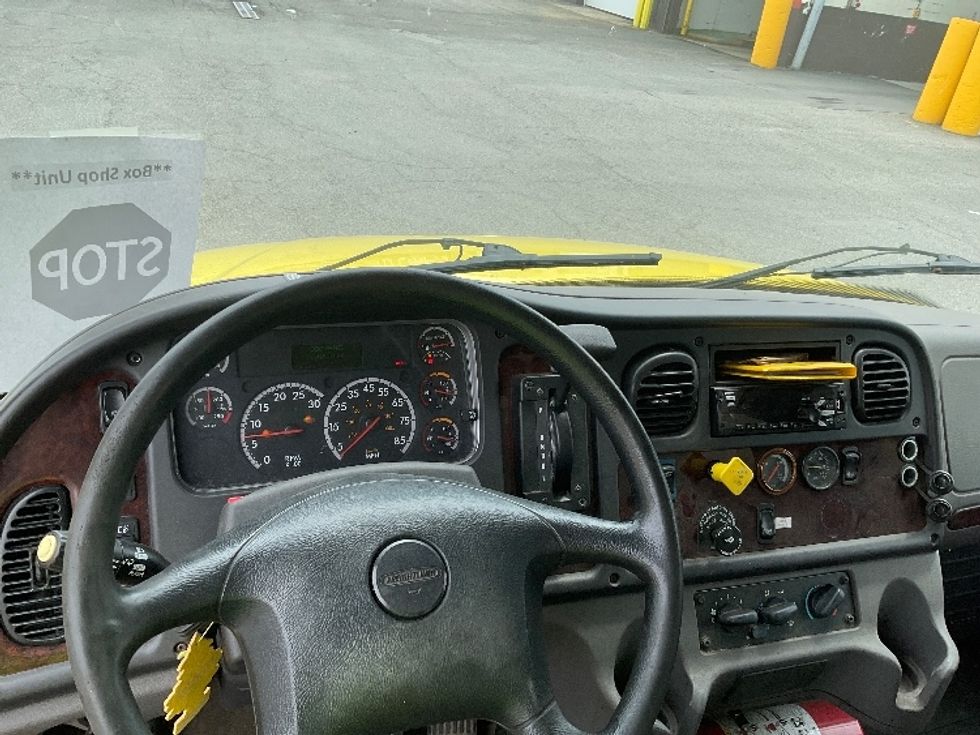 Medium Duty Box Truck-Light and Medium Duty Trucks-Freightliner-2018-M2-Londonderry-NH-304,943\n\t\tmiles-$ 23,750 - Image 18