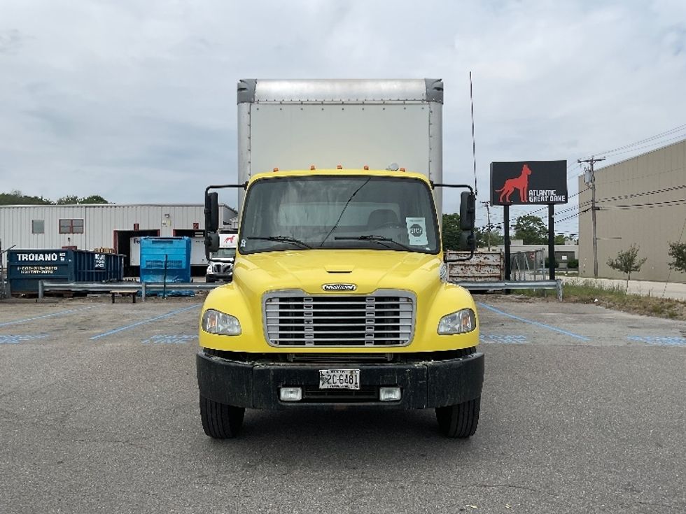 Medium Duty Box Truck-Light and Medium Duty Trucks-Freightliner-2018-M2-Londonderry-NH-304,943\n\t\tmiles-$ 23,750 - Image 2