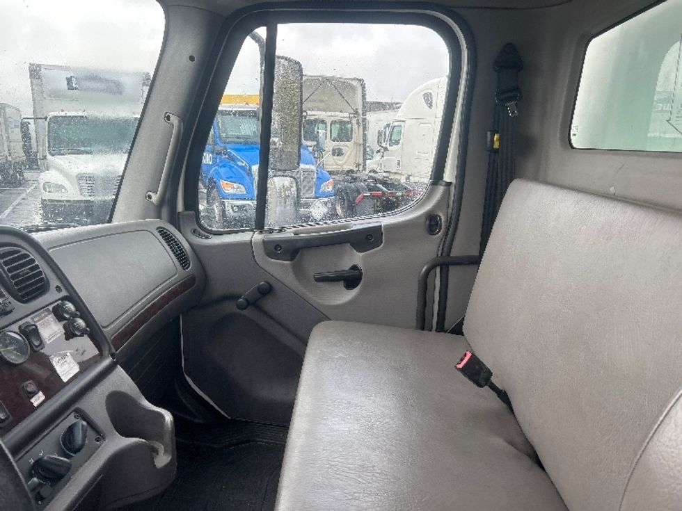 Medium Duty Box Truck-Light and Medium Duty Trucks-Freightliner-2018-M2-Louisville-KY-174,958\n\t\tmiles-$ 46,500 - Image 19