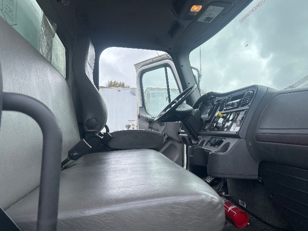 Medium Duty Box Truck-Light and Medium Duty Trucks-Freightliner-2018-M2-Louisville-KY-174,958\n\t\tmiles-$ 46,500 - Image 22