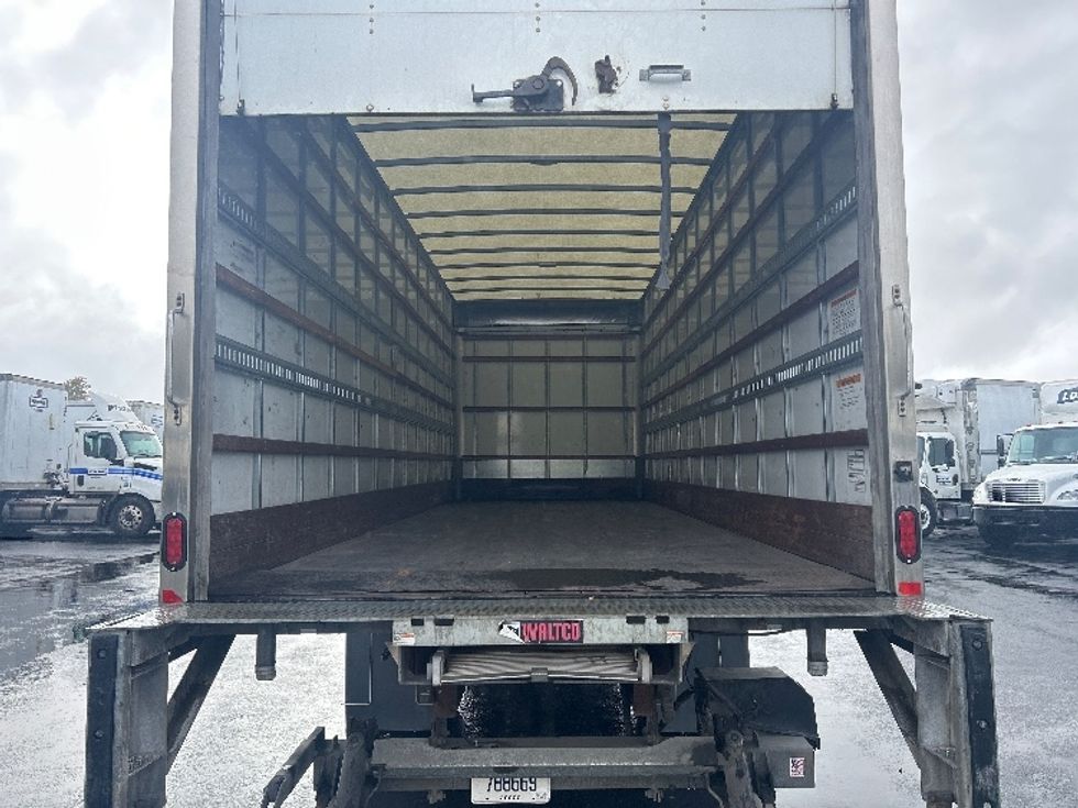 Medium Duty Box Truck-Light and Medium Duty Trucks-Freightliner-2018-M2-Louisville-KY-174,958\n\t\tmiles-$ 46,500 - Image 8