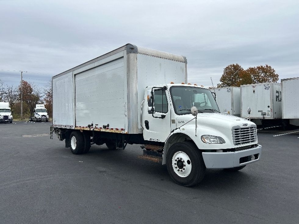 Medium Duty Box Truck-Light and Medium Duty Trucks-Freightliner-2018-M2-Louisville-KY-239,038\n\t\tmiles-$ 39,000 - Image 1