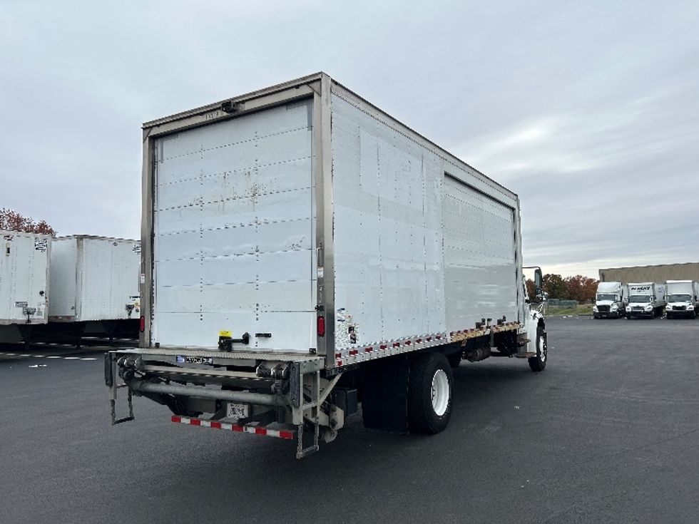 Medium Duty Box Truck-Light and Medium Duty Trucks-Freightliner-2018-M2-Louisville-KY-239,038\n\t\tmiles-$ 39,000 - Image 12