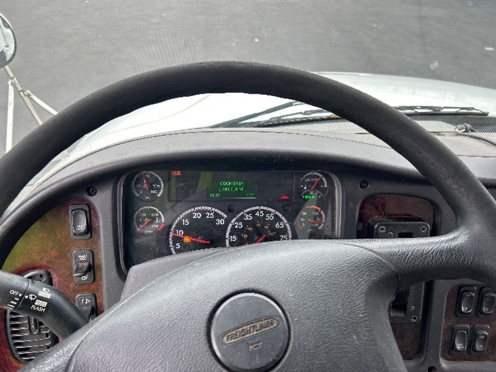 Medium Duty Box Truck-Light and Medium Duty Trucks-Freightliner-2018-M2-Louisville-KY-239,038\n\t\tmiles-$ 39,000 - Image 17