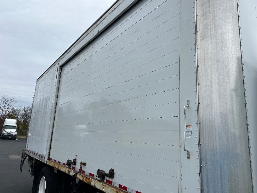 Medium Duty Box Truck-Light and Medium Duty Trucks-Freightliner-2018-M2-Louisville-KY-239,038\n\t\tmiles-$ 39,000 - Image 23