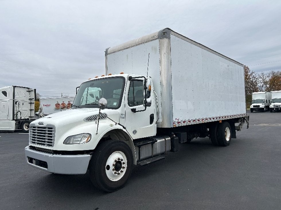 Medium Duty Box Truck-Light and Medium Duty Trucks-Freightliner-2018-M2-Louisville-KY-239,038\n\t\tmiles-$ 39,000 - Image 3