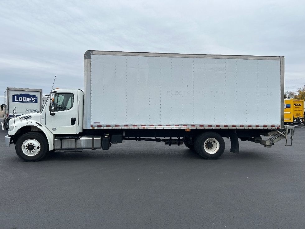 Medium Duty Box Truck-Light and Medium Duty Trucks-Freightliner-2018-M2-Louisville-KY-239,038\n\t\tmiles-$ 39,000 - Image 4