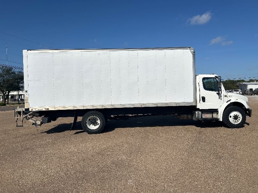 Medium Duty Box Truck-Light and Medium Duty Trucks-Freightliner-2018-M2-Lubbock-TX-170,928\n\t\tmiles-$ 47,000 - Image 15