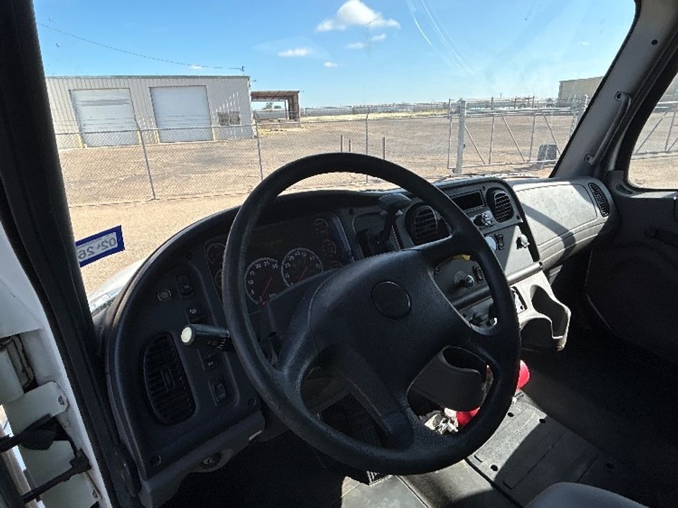 Medium Duty Box Truck-Light and Medium Duty Trucks-Freightliner-2018-M2-Lubbock-TX-170,928\n\t\tmiles-$ 47,000 - Image 17
