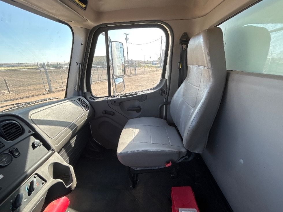 Medium Duty Box Truck-Light and Medium Duty Trucks-Freightliner-2018-M2-Lubbock-TX-170,928\n\t\tmiles-$ 47,000 - Image 19