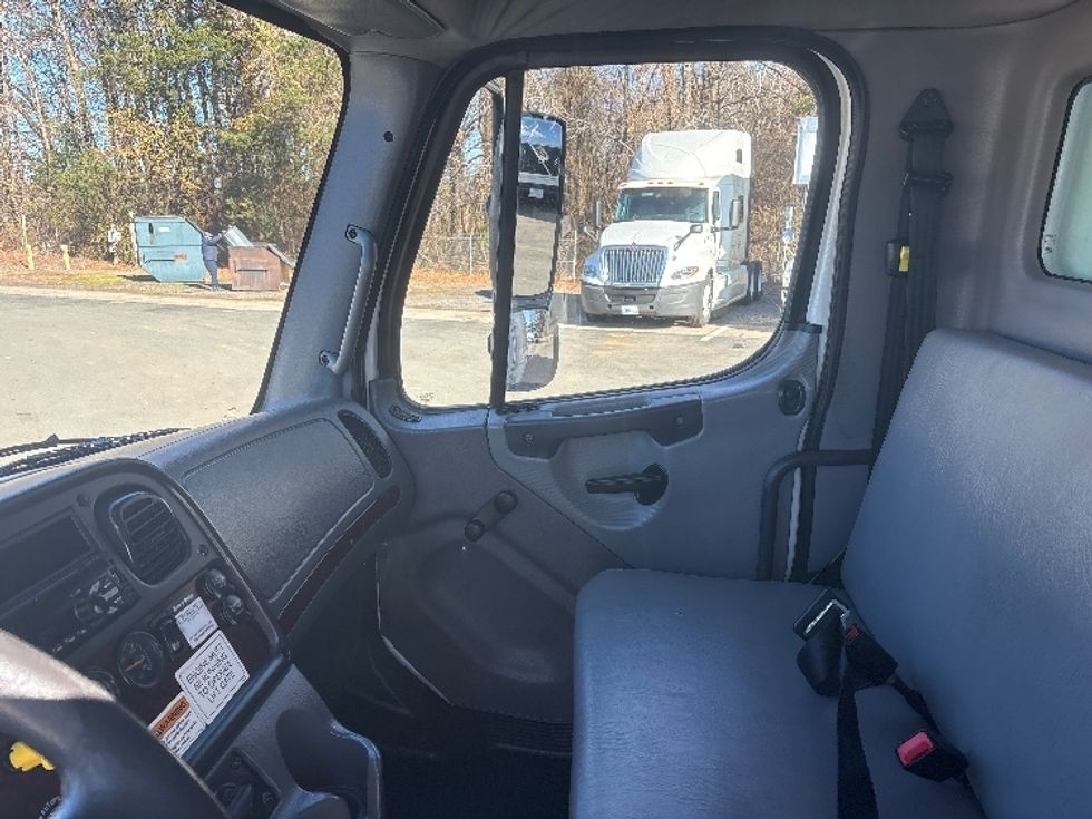 Medium Duty Box Truck-Light and Medium Duty Trucks-Freightliner-2018-M2-Mebane-NC-265,886\n\t\tmiles-$ 33,500 - Image 17