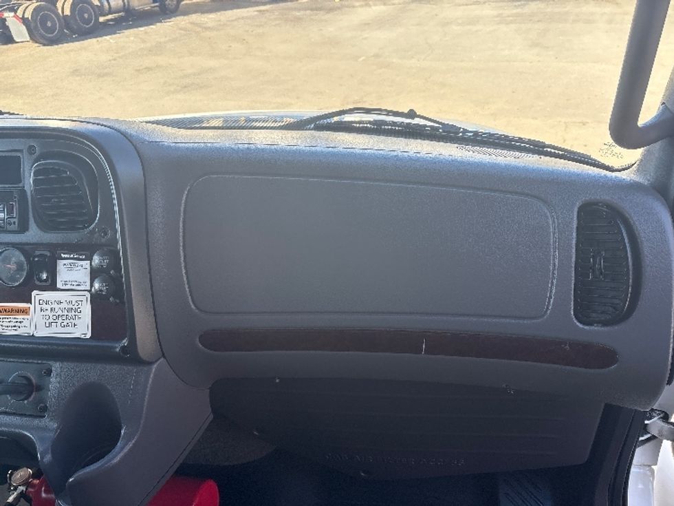 Medium Duty Box Truck-Light and Medium Duty Trucks-Freightliner-2018-M2-Mebane-NC-265,886\n\t\tmiles-$ 33,500 - Image 19