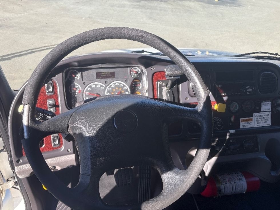 Medium Duty Box Truck-Light and Medium Duty Trucks-Freightliner-2018-M2-Mebane-NC-265,886\n\t\tmiles-$ 33,500 - Image 21