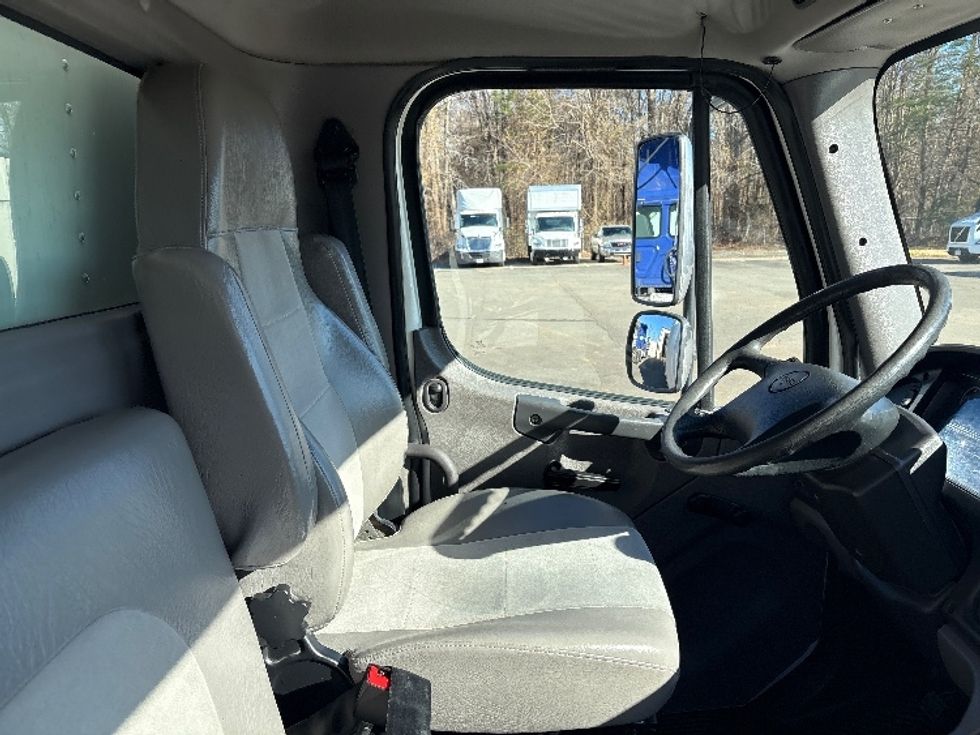 Medium Duty Box Truck-Light and Medium Duty Trucks-Freightliner-2018-M2-Mebane-NC-265,886\n\t\tmiles-$ 33,500 - Image 22