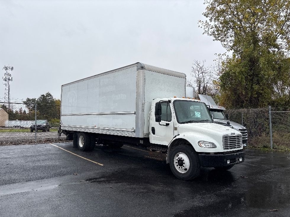 Medium Duty Box Truck-Light and Medium Duty Trucks-Freightliner-2018-M2-Middlefield-OH-255,272\n\t\tmiles-$ 33,500 - Image 1
