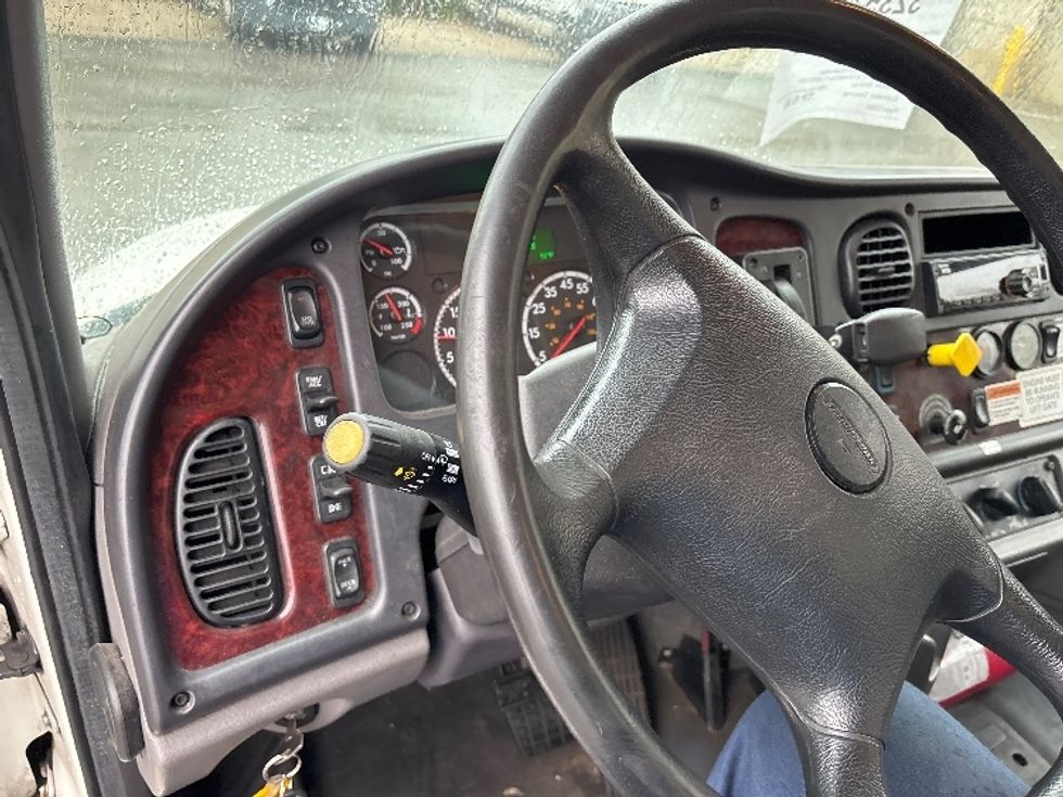 Medium Duty Box Truck-Light and Medium Duty Trucks-Freightliner-2018-M2-Middlefield-OH-255,272\n\t\tmiles-$ 33,500 - Image 17