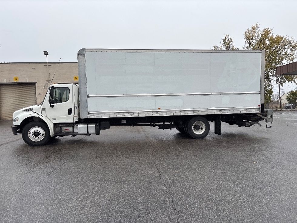 Medium Duty Box Truck-Light and Medium Duty Trucks-Freightliner-2018-M2-Middlefield-OH-255,272\n\t\tmiles-$ 33,500 - Image 4