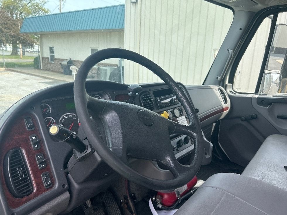 Medium Duty Box Truck-Light and Medium Duty Trucks-Freightliner-2018-M2-Milford-DE-104,378\n\t\tmiles-$ 50,750 - Image 17
