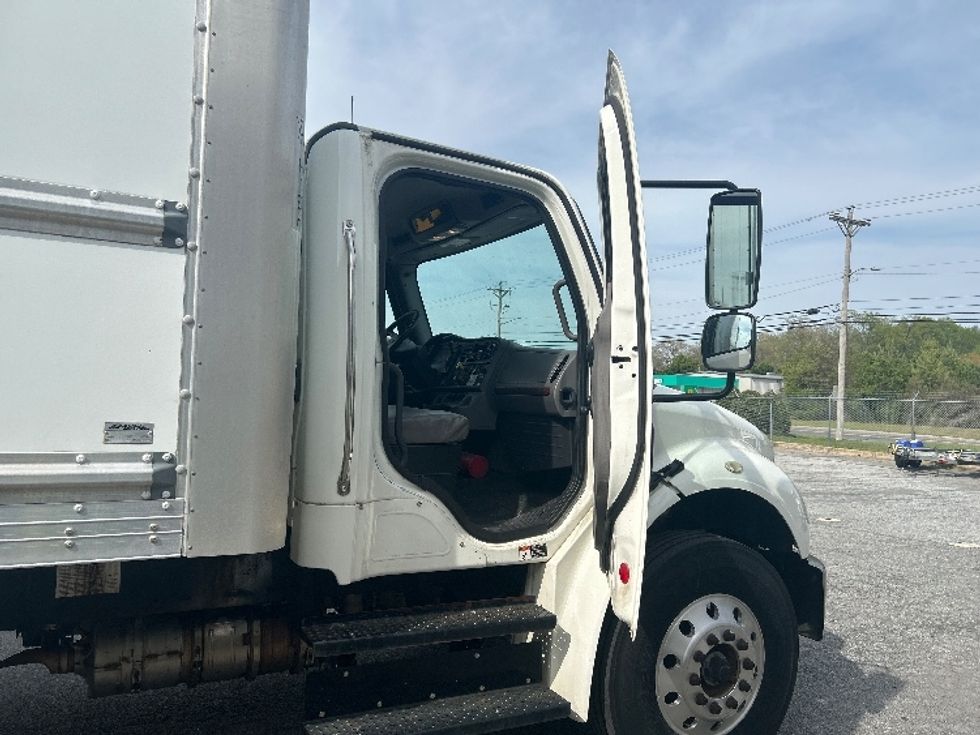 Medium Duty Box Truck-Light and Medium Duty Trucks-Freightliner-2018-M2-Milford-DE-104,378\n\t\tmiles-$ 50,750 - Image 20