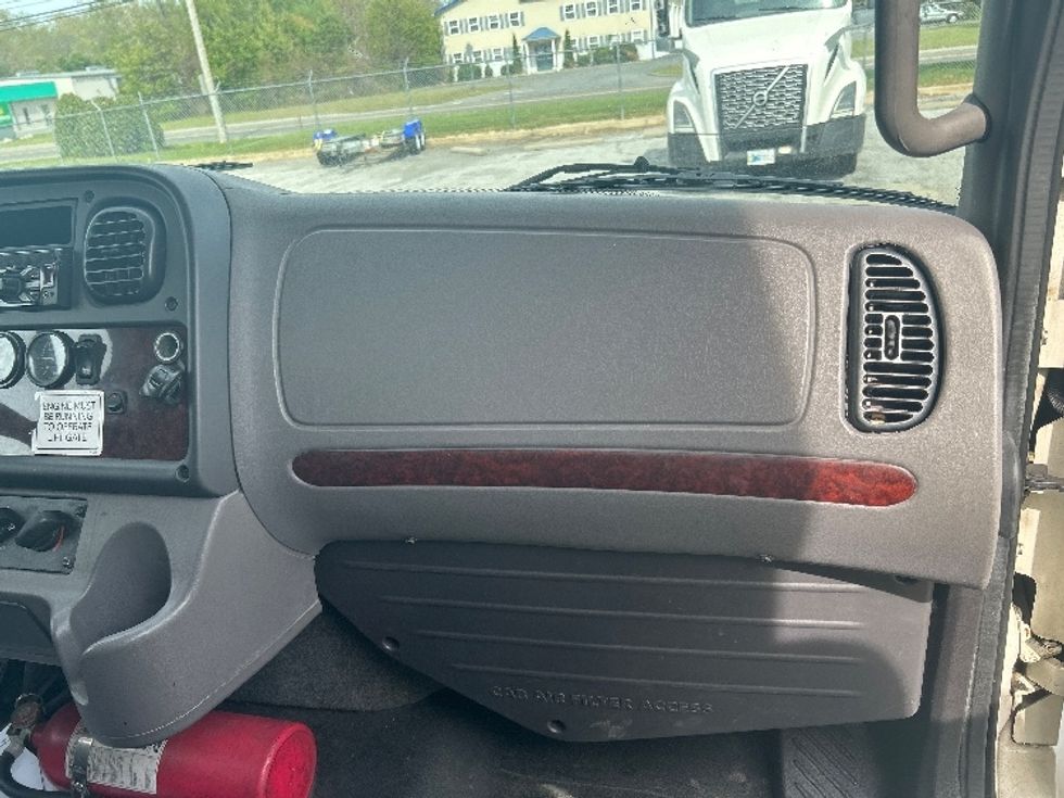 Medium Duty Box Truck-Light and Medium Duty Trucks-Freightliner-2018-M2-Milford-DE-104,378\n\t\tmiles-$ 50,750 - Image 21