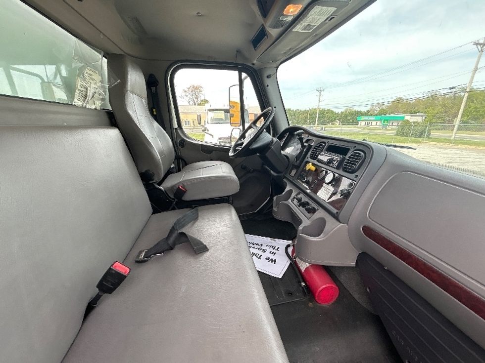 Medium Duty Box Truck-Light and Medium Duty Trucks-Freightliner-2018-M2-Milford-DE-104,378\n\t\tmiles-$ 50,750 - Image 22