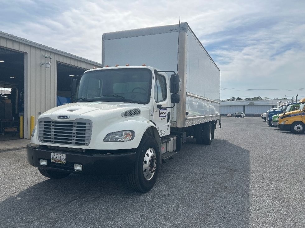 Medium Duty Box Truck-Light and Medium Duty Trucks-Freightliner-2018-M2-Milford-DE-104,378\n\t\tmiles-$ 50,750 - Image 3