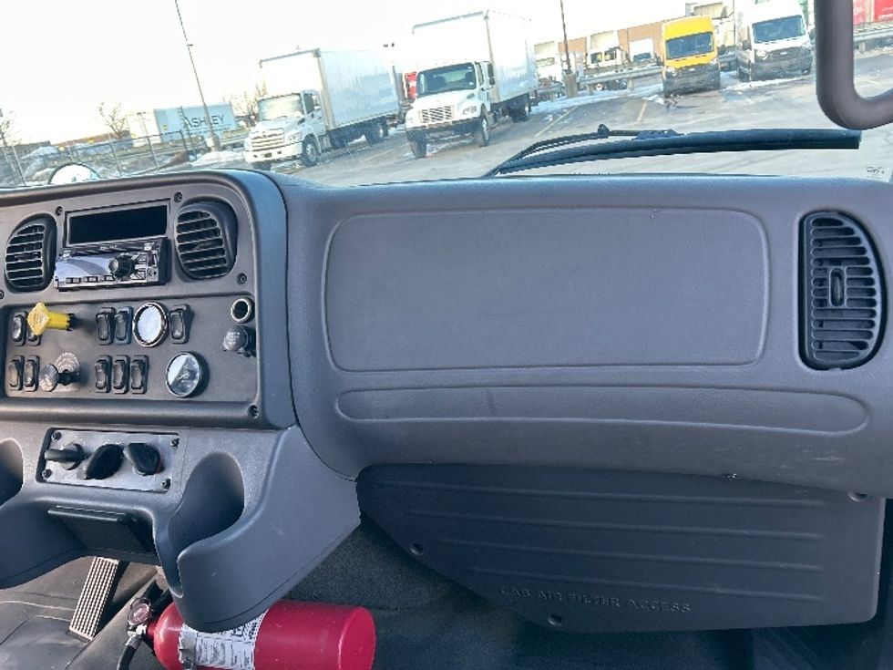 Medium Duty Box Truck-Light and Medium Duty Trucks-Freightliner-2018-M2-Mississauga-ON-255,129\n\t\tkm-$ 72,500 - Image 21