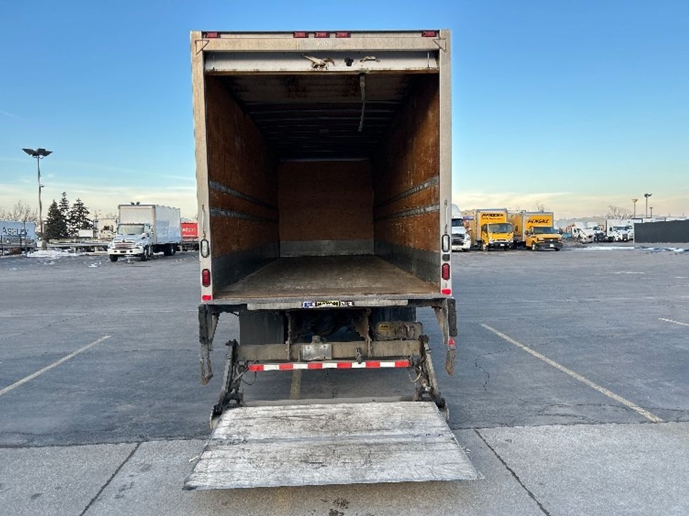 Medium Duty Box Truck-Light and Medium Duty Trucks-Freightliner-2018-M2-Mississauga-ON-255,129\n\t\tkm-$ 72,500 - Image 9