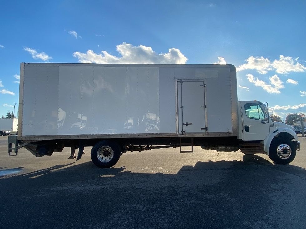 Medium Duty Box Truck-Light and Medium Duty Trucks-Freightliner-2018-M2-Mississauga-ON-460,473\n\t\tkm-$ 42,750 - Image 14