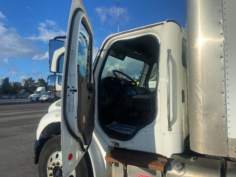 Medium Duty Box Truck-Light and Medium Duty Trucks-Freightliner-2018-M2-Mississauga-ON-460,473\n\t\tkm-$ 42,750 - Image 15