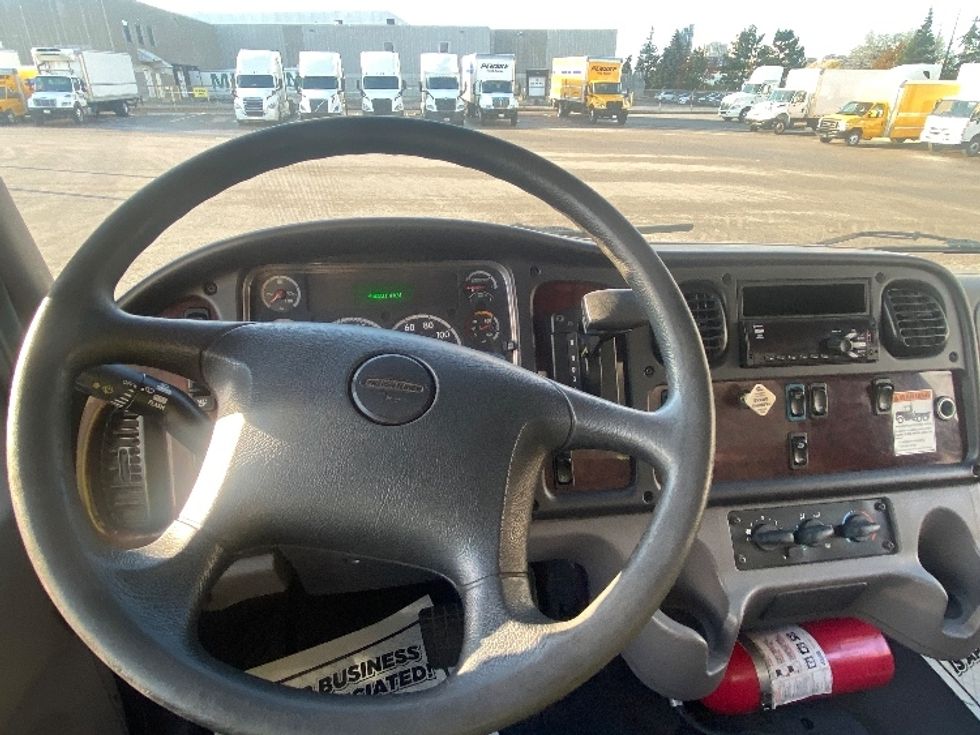 Medium Duty Box Truck-Light and Medium Duty Trucks-Freightliner-2018-M2-Mississauga-ON-460,473\n\t\tkm-$ 42,750 - Image 16