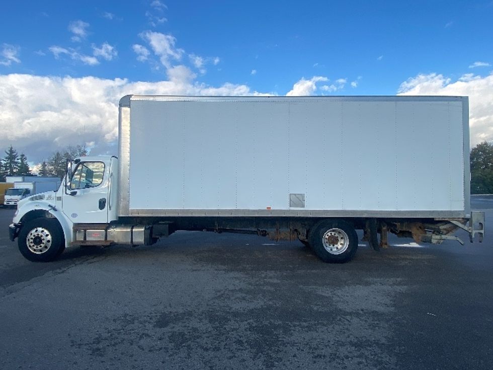 Medium Duty Box Truck-Light and Medium Duty Trucks-Freightliner-2018-M2-Mississauga-ON-460,473\n\t\tkm-$ 42,750 - Image 4