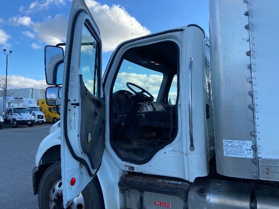 Medium Duty Box Truck-Light and Medium Duty Trucks-Freightliner-2018-M2-Mississauga-ON-462,451\n\t\tkm-$ 42,500 - Image 16