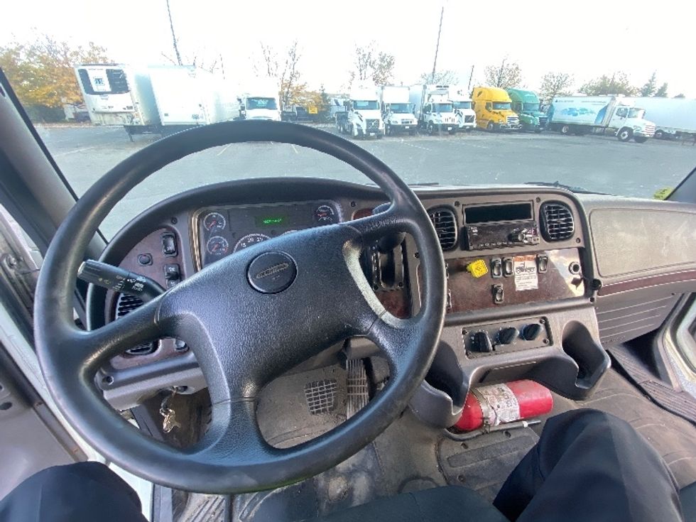 Medium Duty Box Truck-Light and Medium Duty Trucks-Freightliner-2018-M2-Mississauga-ON-462,451\n\t\tkm-$ 42,500 - Image 18