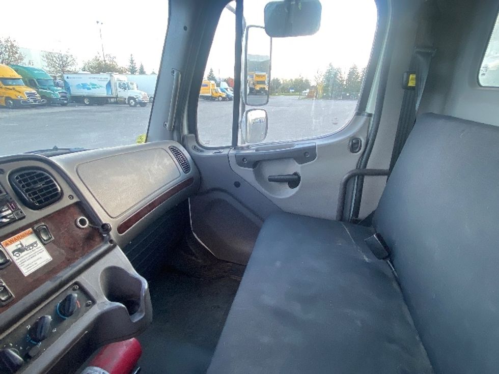 Medium Duty Box Truck-Light and Medium Duty Trucks-Freightliner-2018-M2-Mississauga-ON-462,451\n\t\tkm-$ 42,500 - Image 19