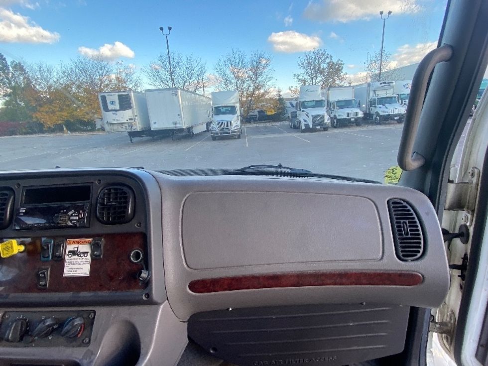 Medium Duty Box Truck-Light and Medium Duty Trucks-Freightliner-2018-M2-Mississauga-ON-462,451\n\t\tkm-$ 42,500 - Image 21
